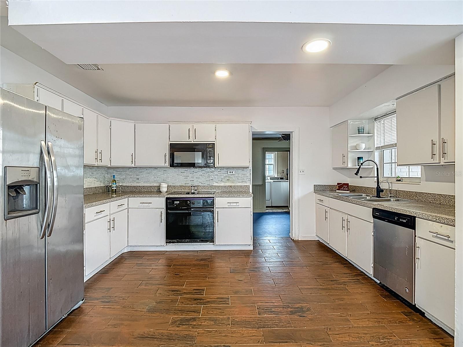 MEADOWS ESTATES - Residential