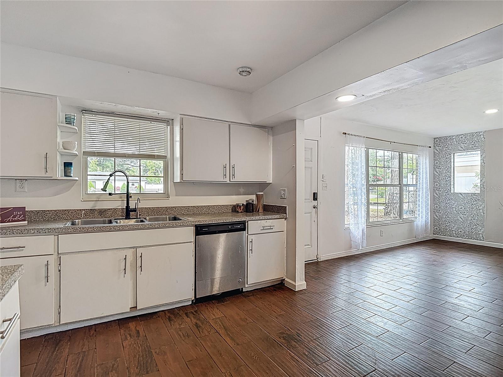 MEADOWS ESTATES - Residential