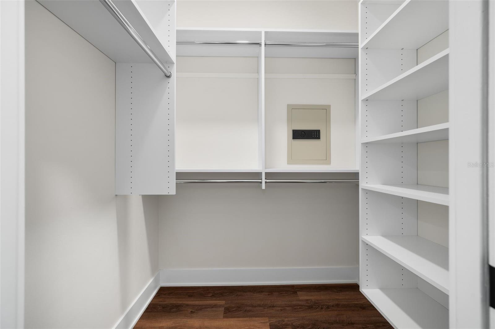 LAUREATE VILLAGE PH I UNIT I PB 37 PG 26 - Residential