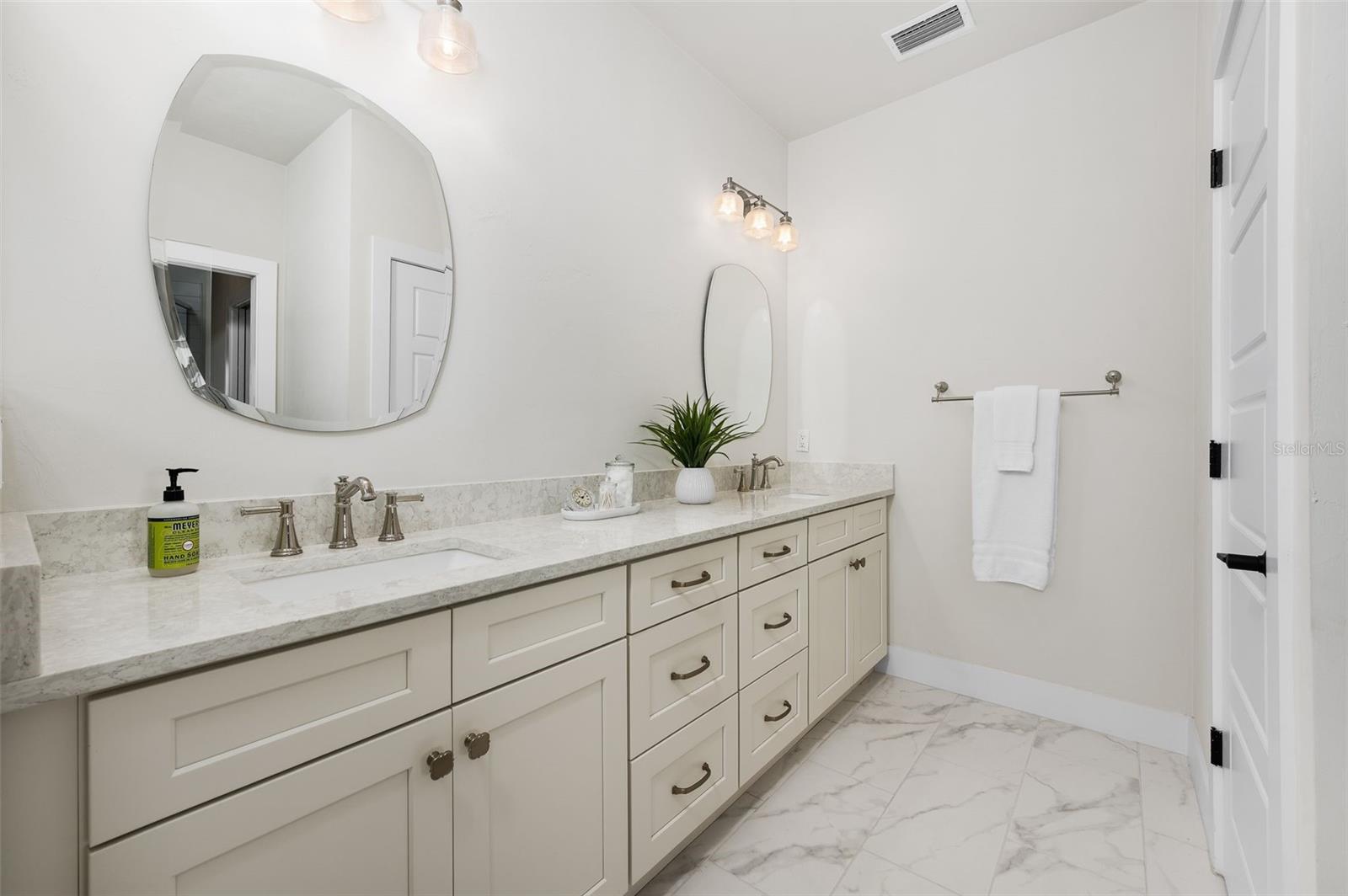 LAUREATE VILLAGE PH I UNIT I PB 37 PG 26 - Residential