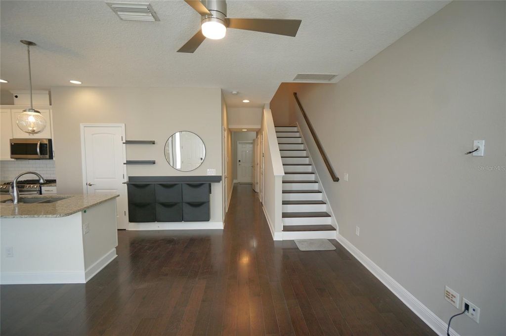 Photo of 115 N Arrawana Avenue #8, Tampa, FL 33609 (MLS # TB8447643)