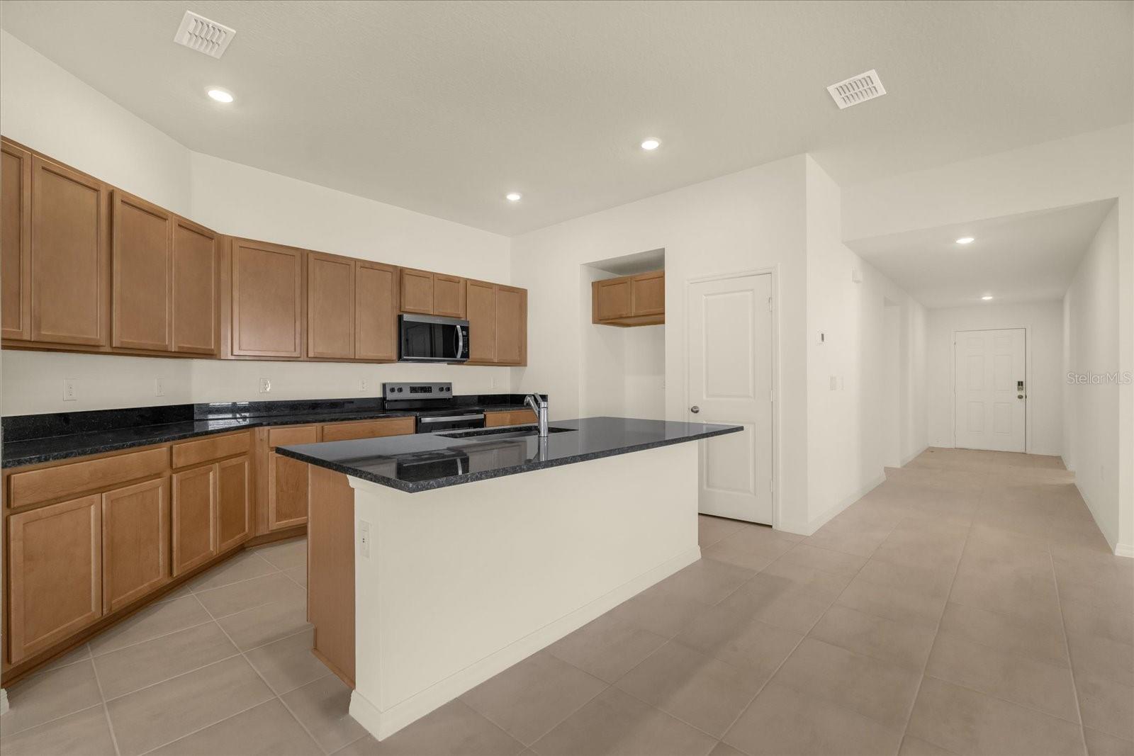 5589 CREEK HAVEN WAY