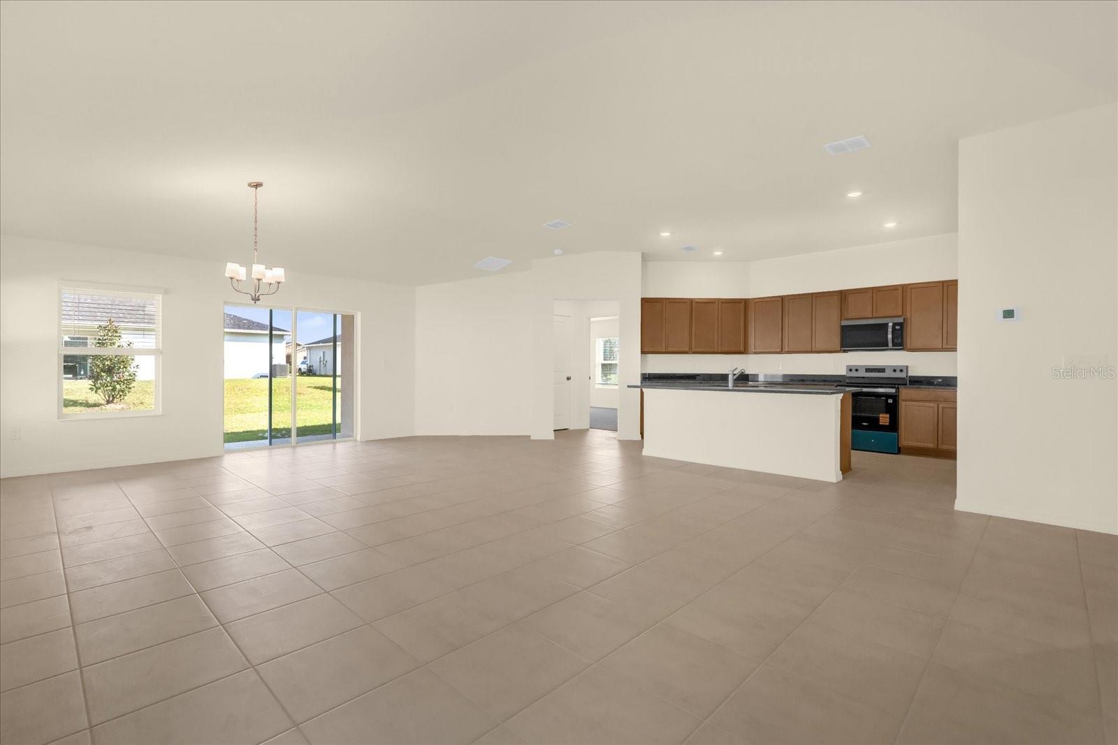 5589 CREEK HAVEN WAY