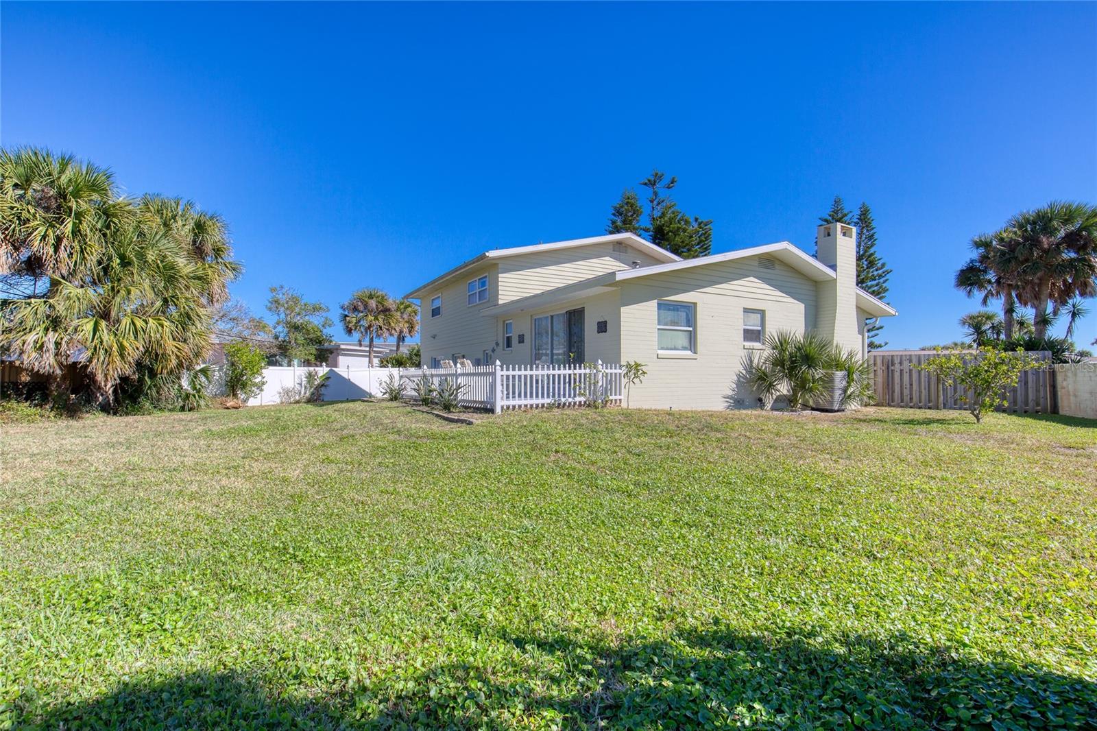 AQUA VISTA CIRCLES - Residential