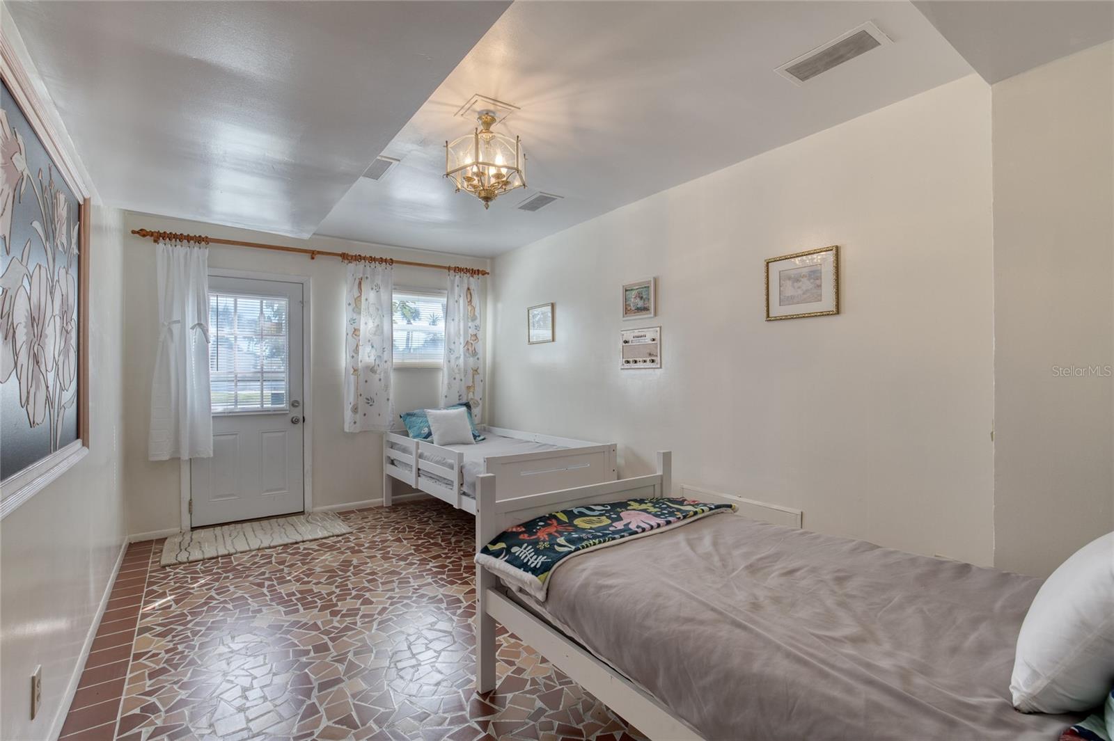 AQUA VISTA CIRCLES - Residential