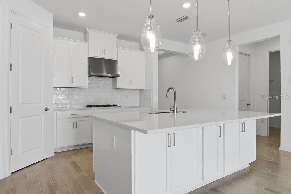 574 MOON SHELL CIRCLE