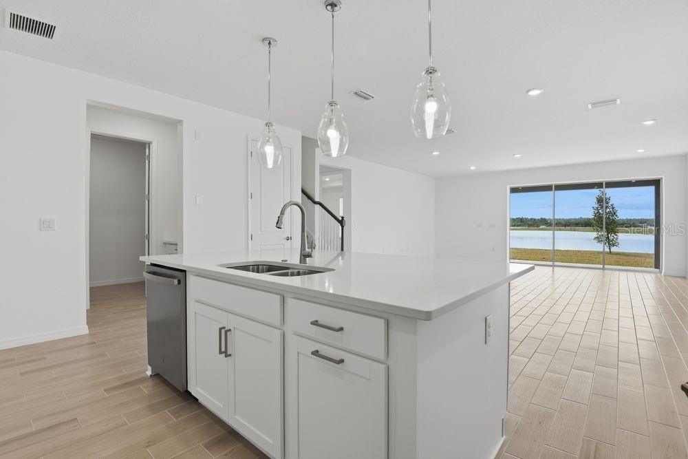 574 MOON SHELL CIRCLE