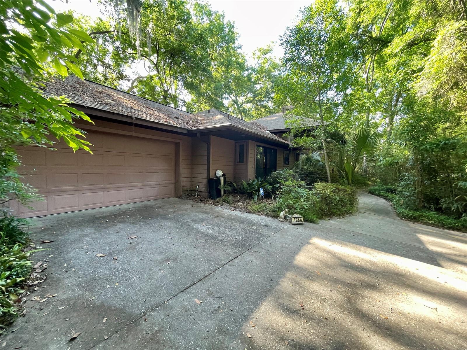 1035 NW 41ST DRIVE