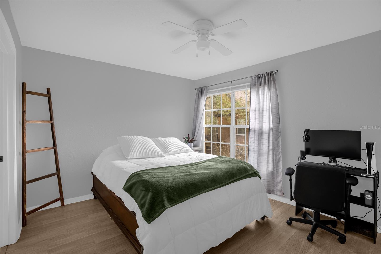 AZUR/METROWEST - Residential