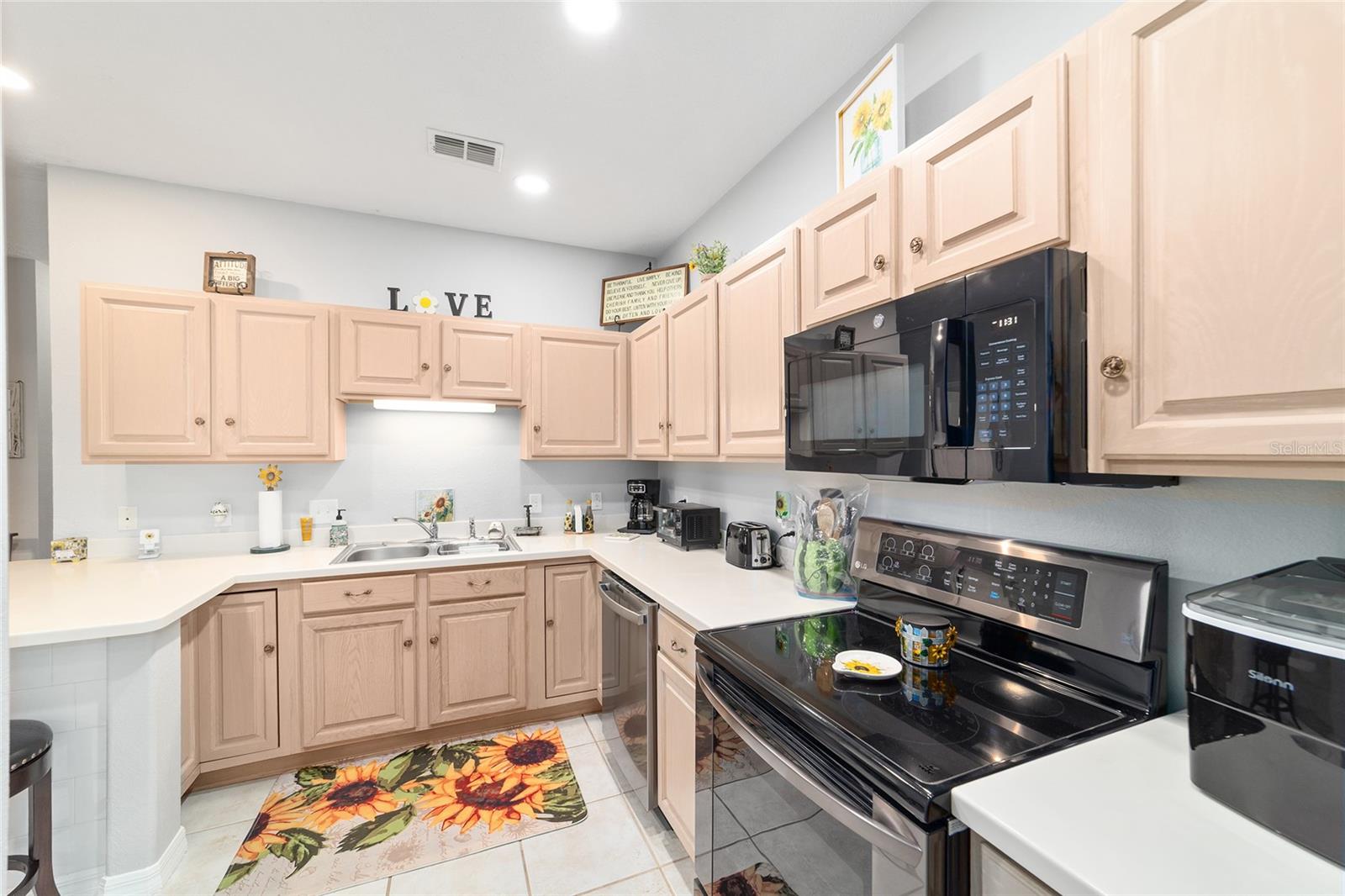 GOLFVIEW ESTATE - Residential