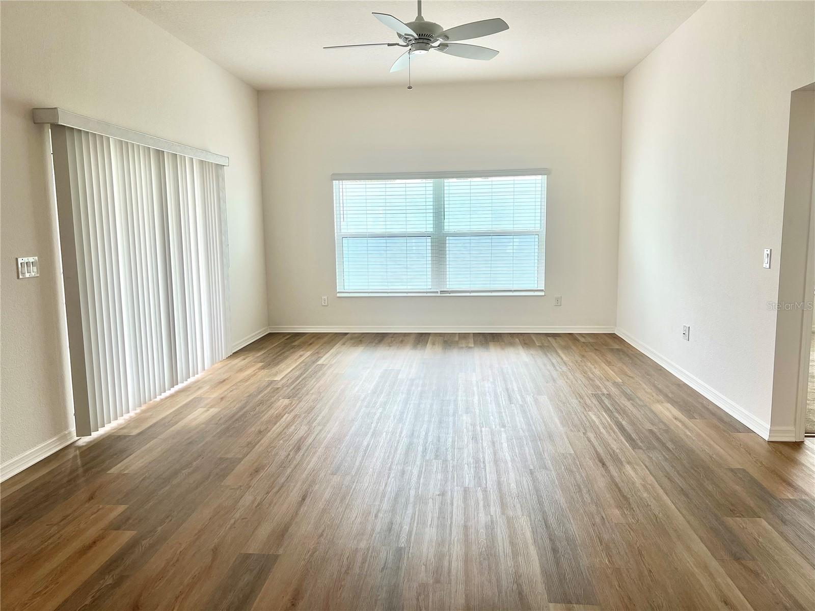 WEST LAKE UN 70 - Residential Lease