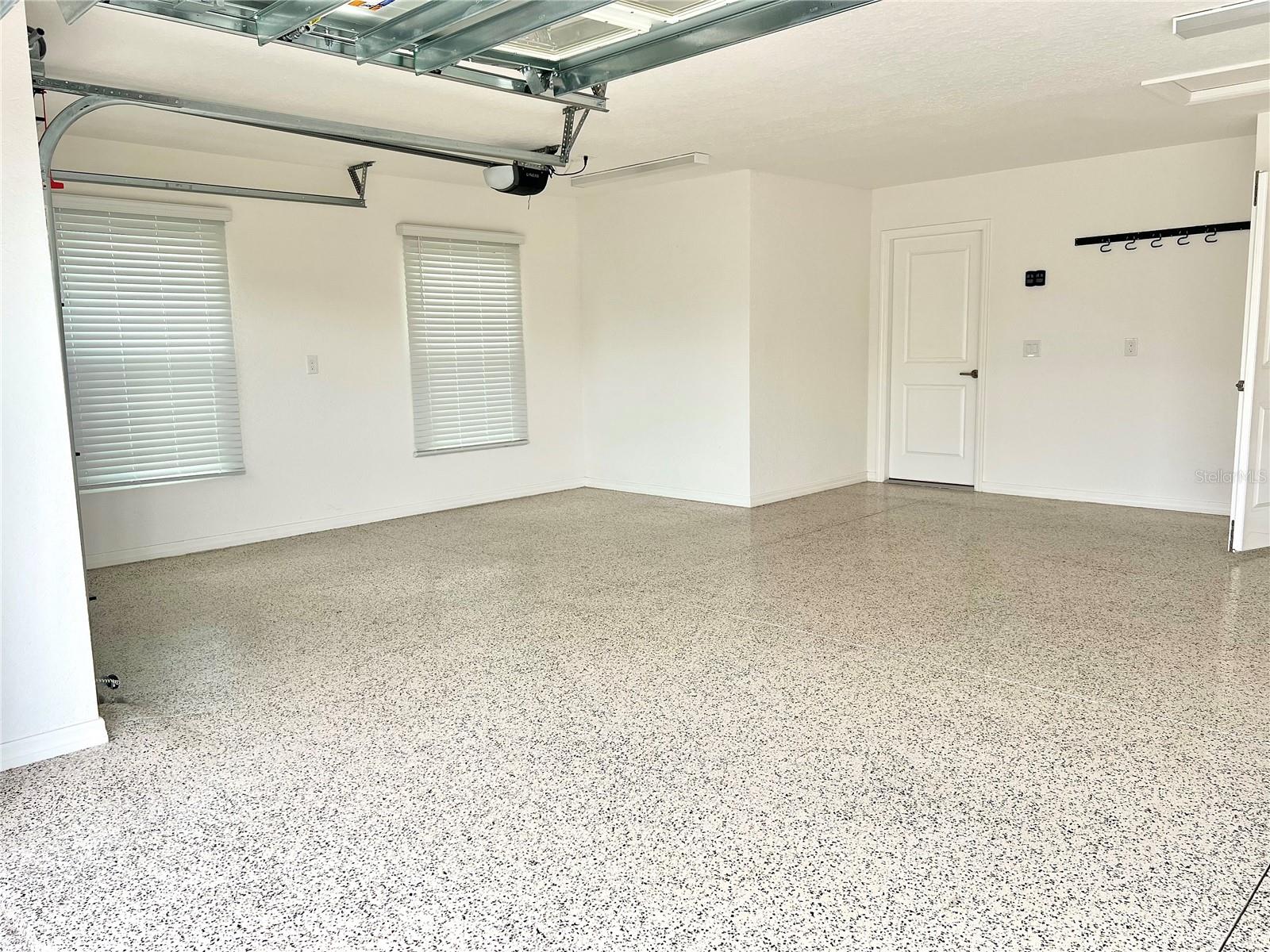 WEST LAKE UN 70 - Residential Lease