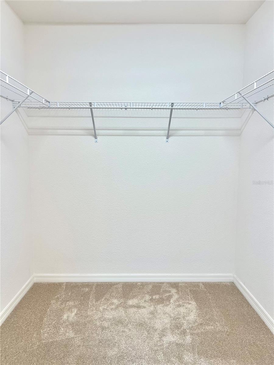 WEST LAKE UN 70 - Residential Lease