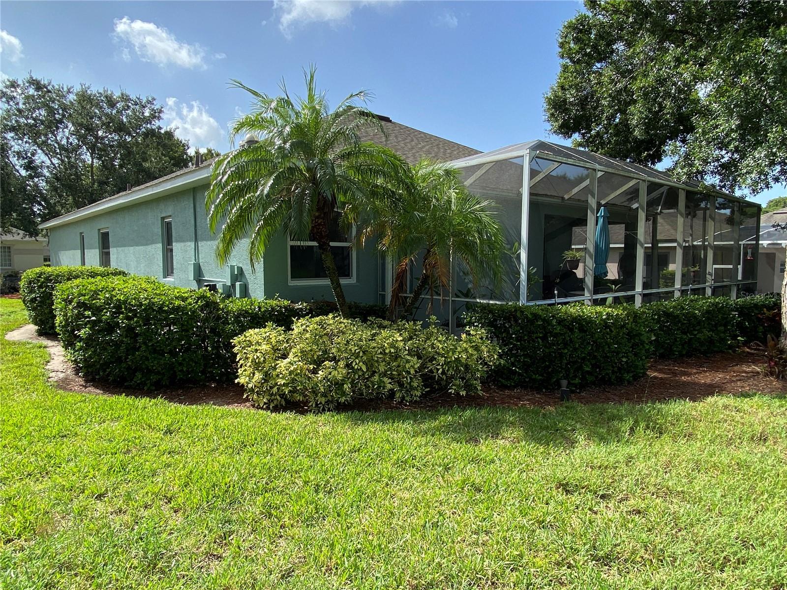 Beautiful St Regis model located on the Main Golf course. This is a very well maintained home, Roof replaced 2016, Newer A/C -Heating system, New Windows. Newly remodeled Kitchen with all Brand New Stainless steel Appliances & Master Bathroom was also remodeled, New Garage Door, New Rear Patio pavers, as well as the driveway & walk. Freshly painted 2023, New Engineered wood flooring spill proof throughout. New luxury Vinyl Flooring in Kitchen. 2 solar tubes were installed in the Livingroom / Dining area and 1 was installed in the Master Bathroom. Kings Ridge is 55+ gated community, with the spacious Club House with 3
heated pools, spas. There are many activities like tennis, pickle ball. & shuffleboard. There are also many clubs to choose from to join. You can golf cart your way to the nearby Plaza for dining and shopping.