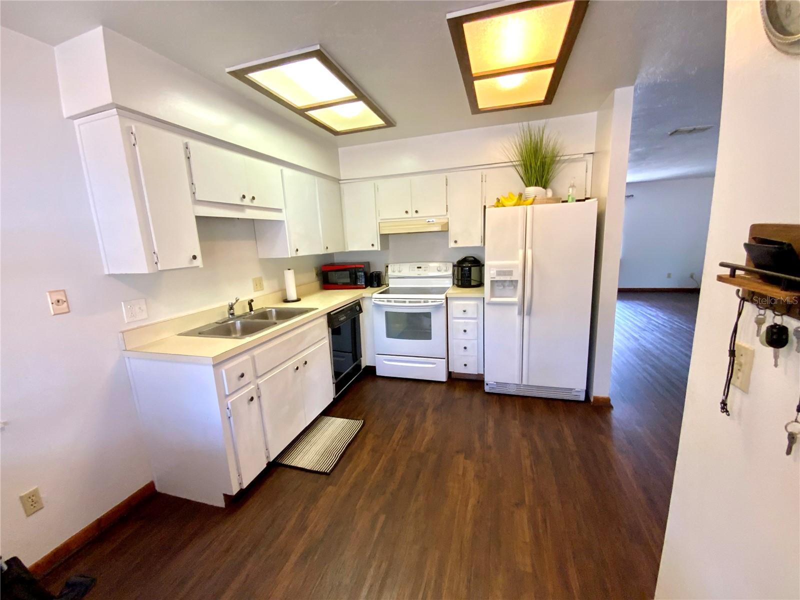 RAINBOW LAKES ESTATES - Residential