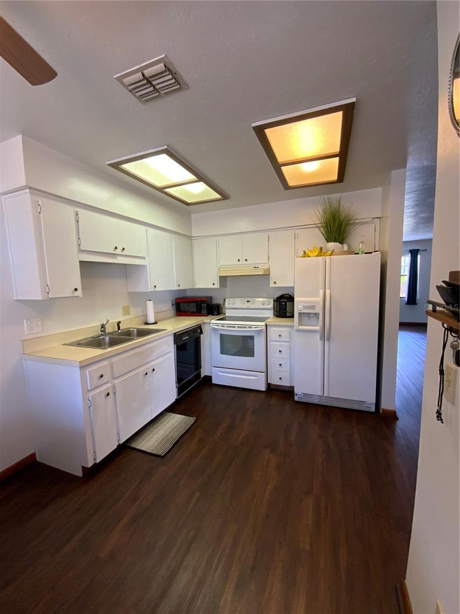 RAINBOW LAKES ESTATES - Residential