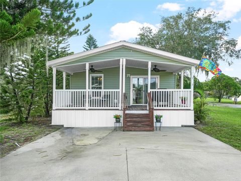 A home in LAKE WALES