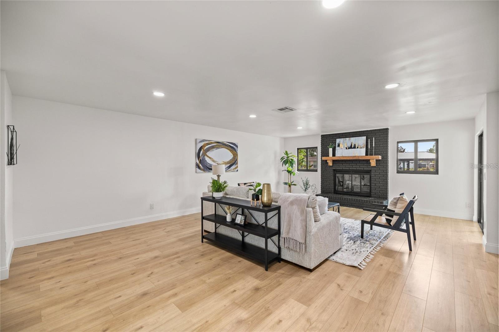 PRETTY SPGS - Residential