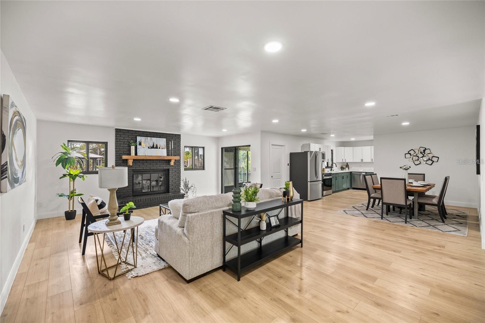 PRETTY SPGS - Residential