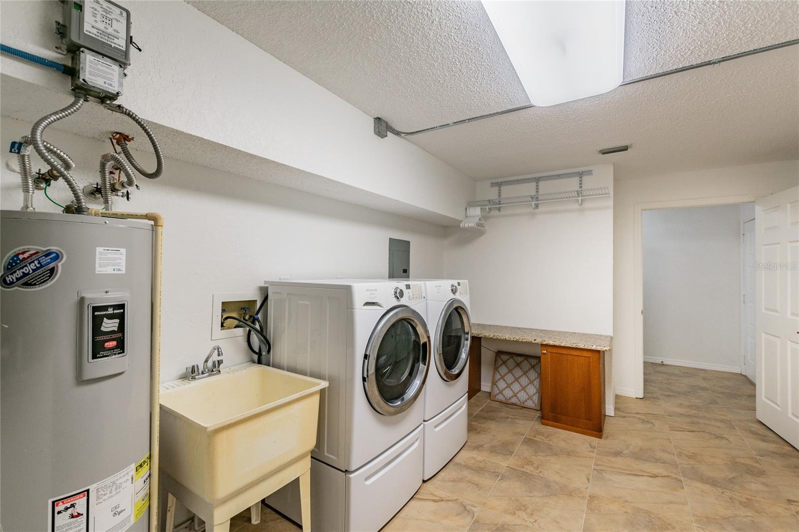 LAKE FOREST - Residential