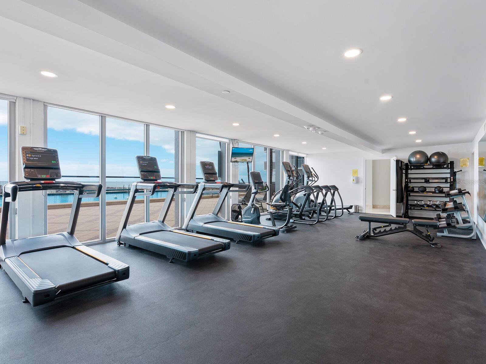 ISLANDER CLUB OF LONGBOAT - Residential