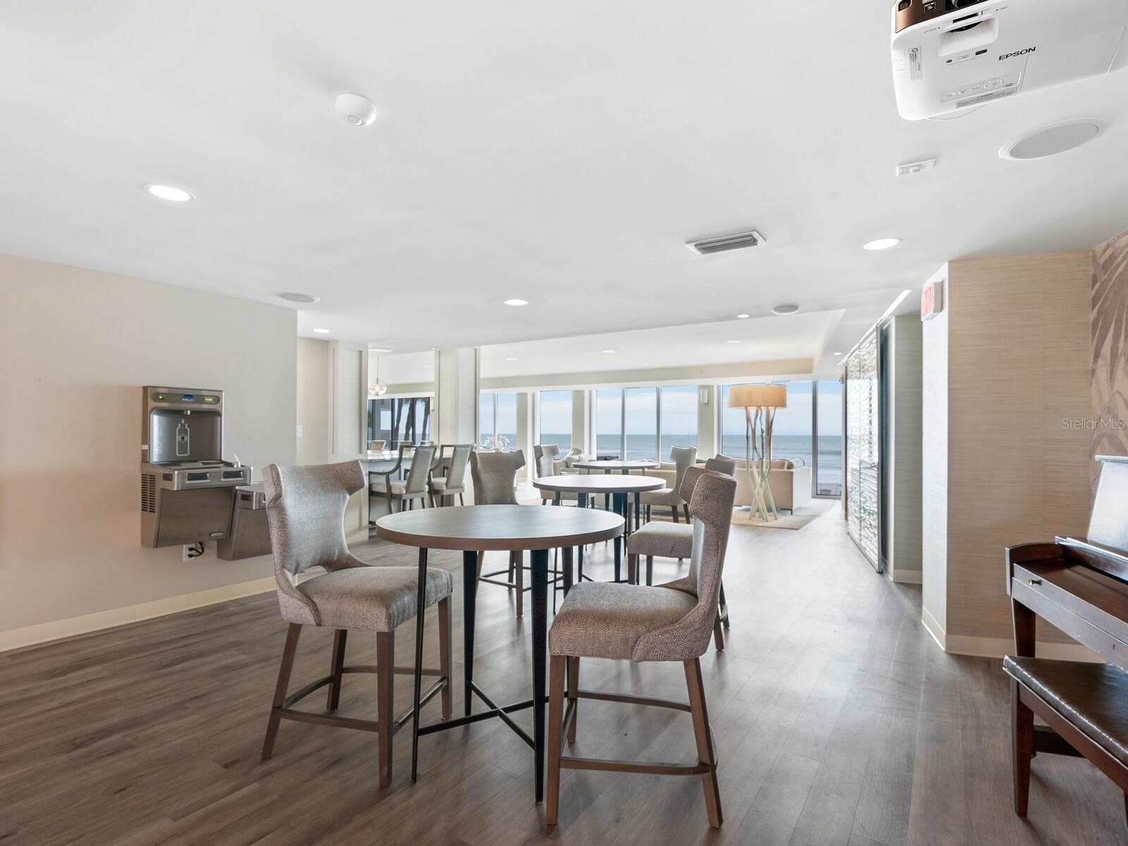 ISLANDER CLUB OF LONGBOAT - Residential