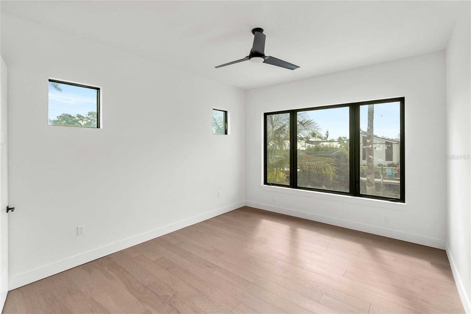 SLEEPY LAGOON PARK - Residential