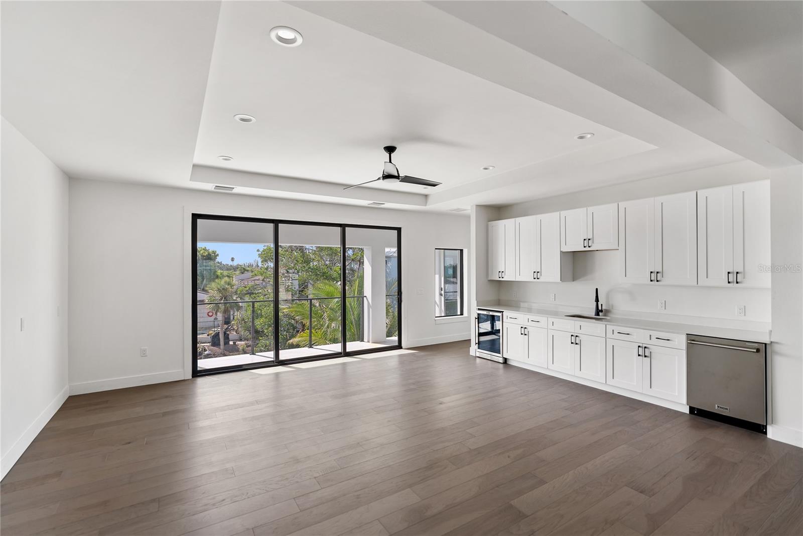 SLEEPY LAGOON PARK - Residential