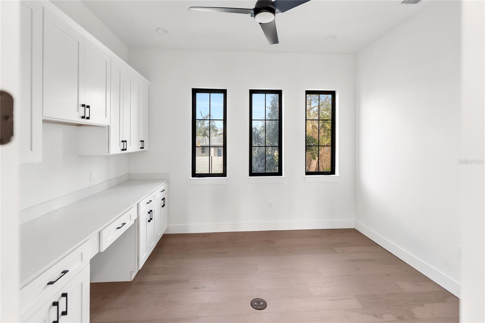 SLEEPY LAGOON PARK - Residential