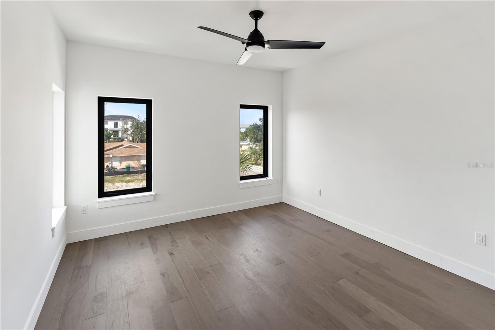 SLEEPY LAGOON PARK - Residential