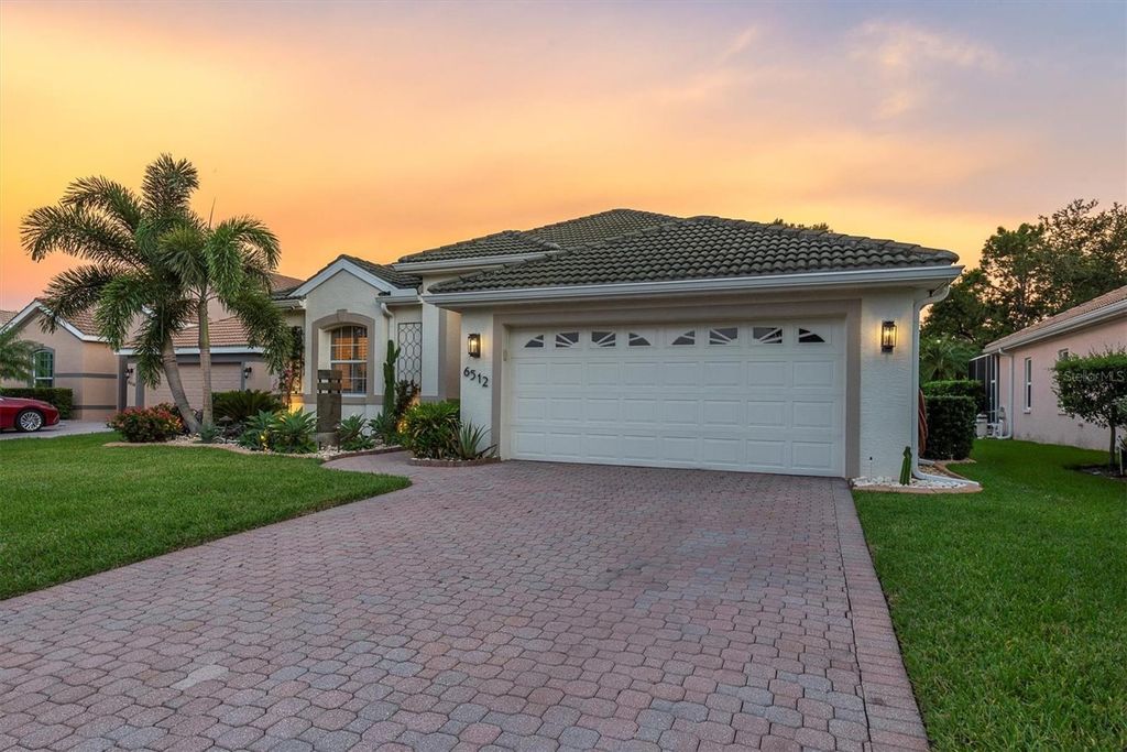 Photo of 6512 Westward Place, Bradenton, FL 34201 (MLS # TB8405481)