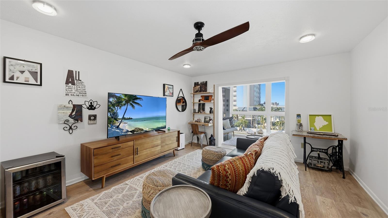 200 THE ESPLANADE N B2