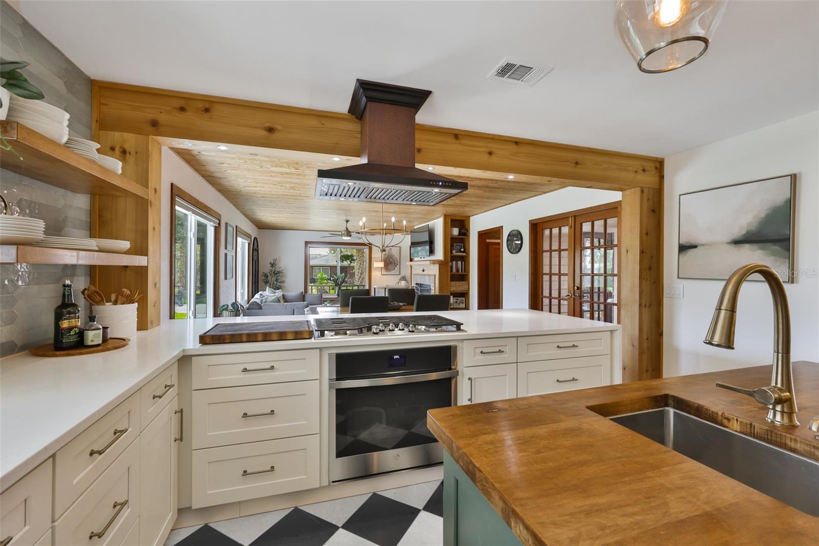 VERA MANOR - Residential