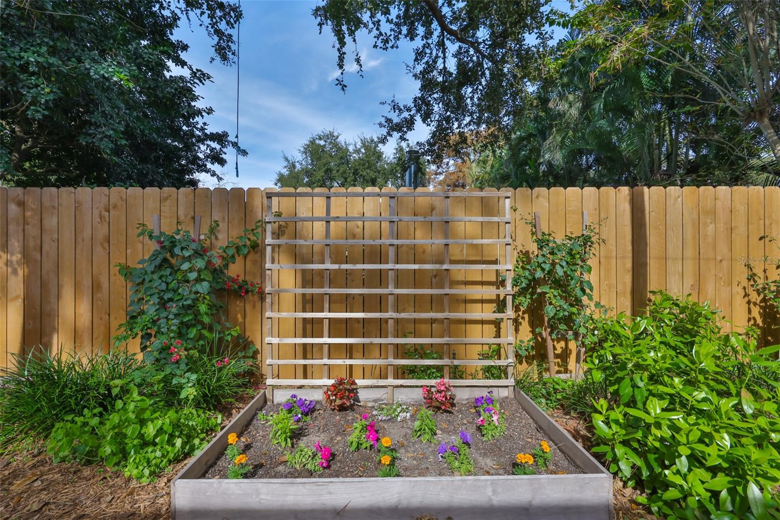 VERA MANOR - Residential