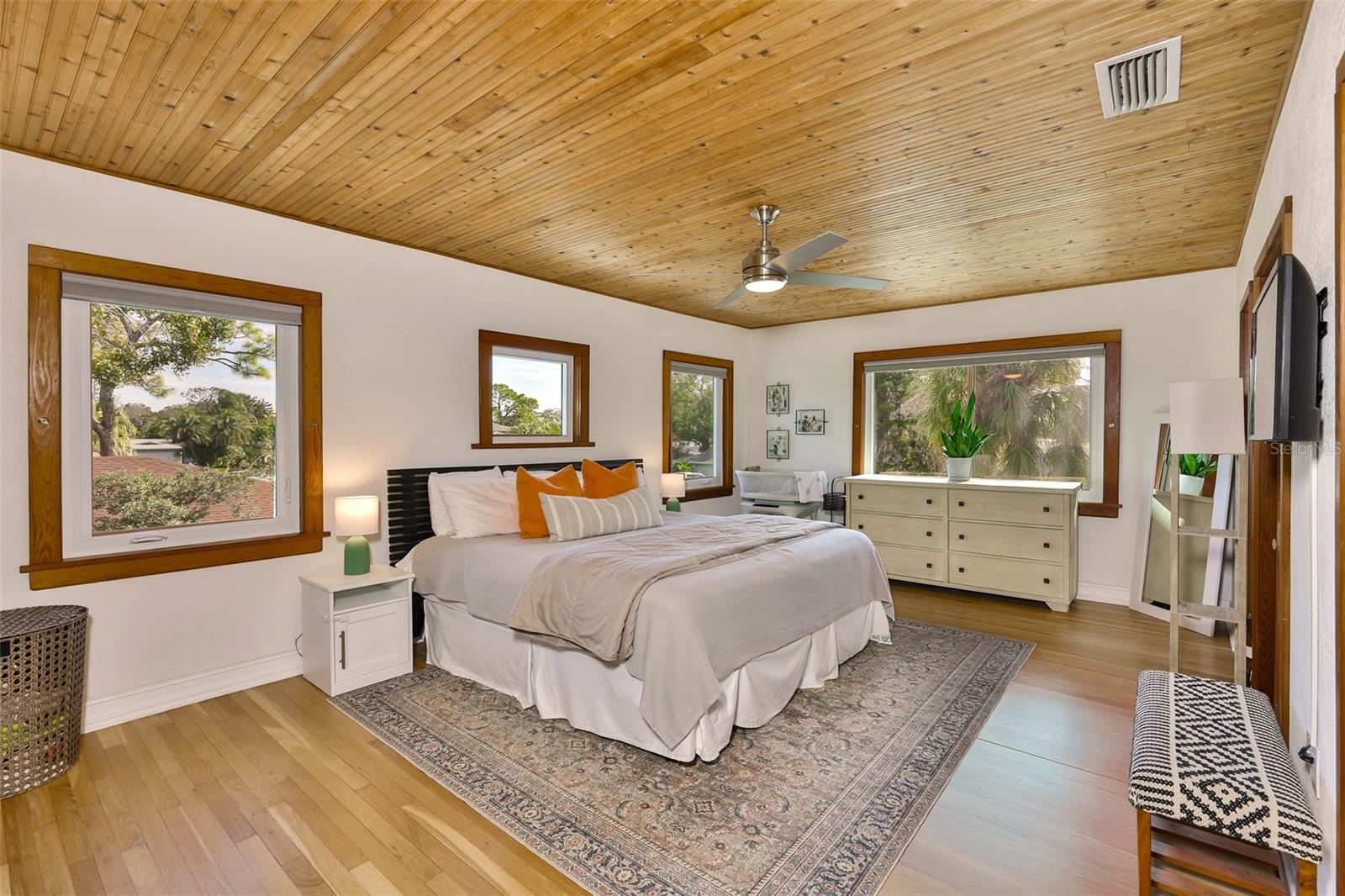 VERA MANOR - Residential