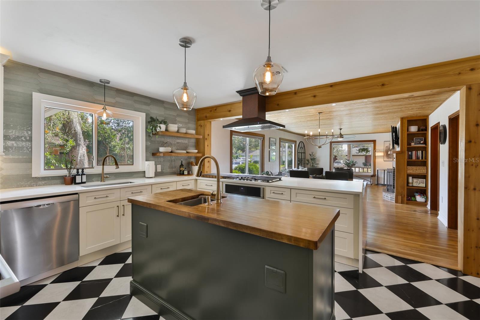 VERA MANOR - Residential