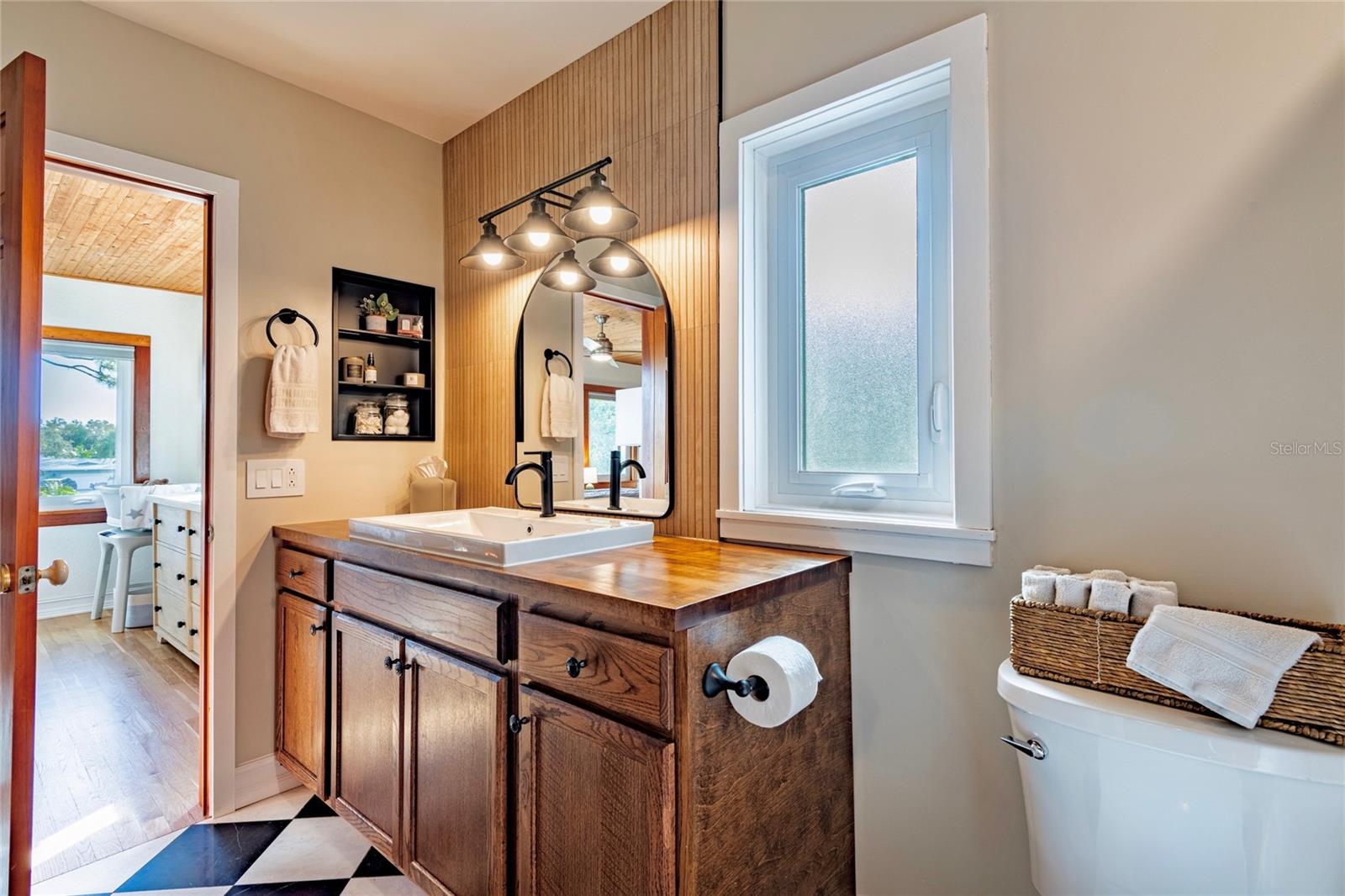 VERA MANOR - Residential