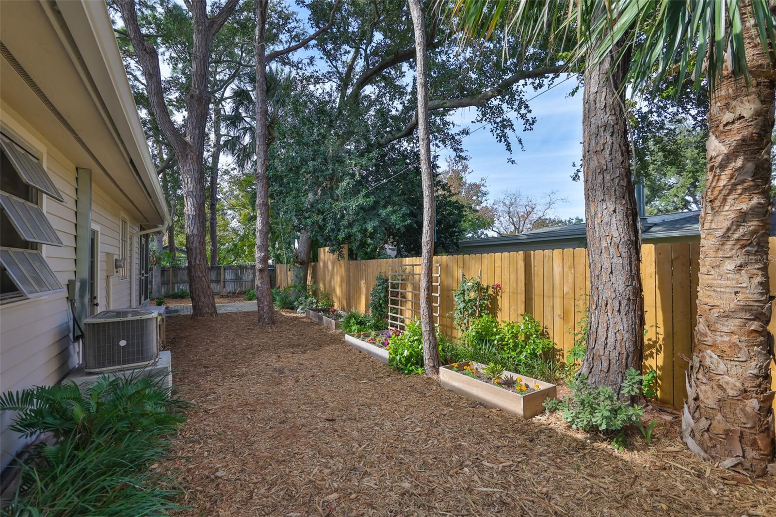 VERA MANOR - Residential