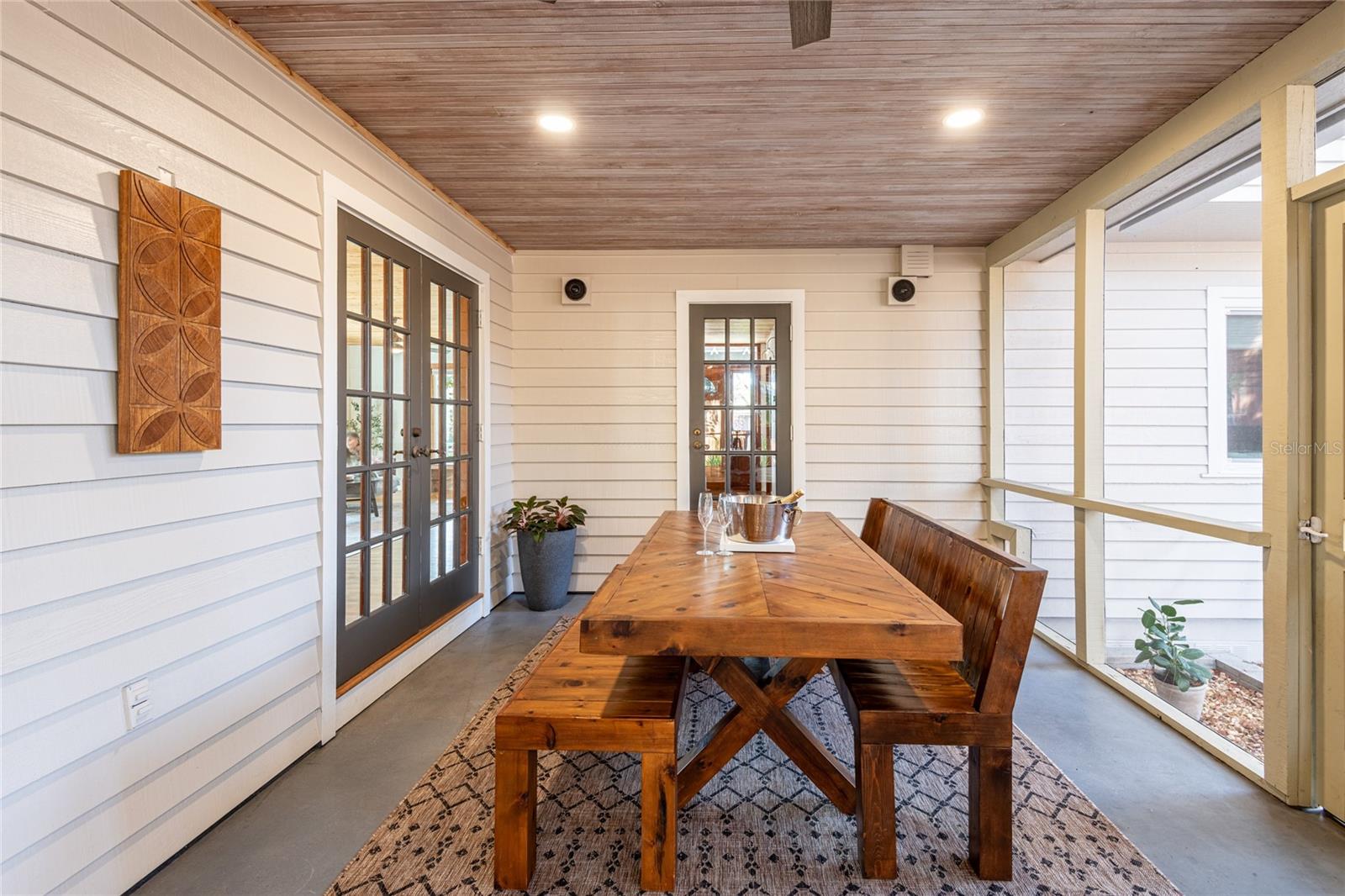 VERA MANOR - Residential