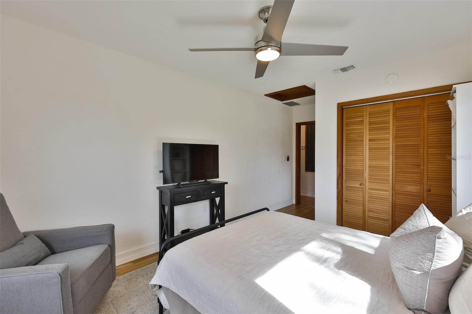 VERA MANOR - Residential