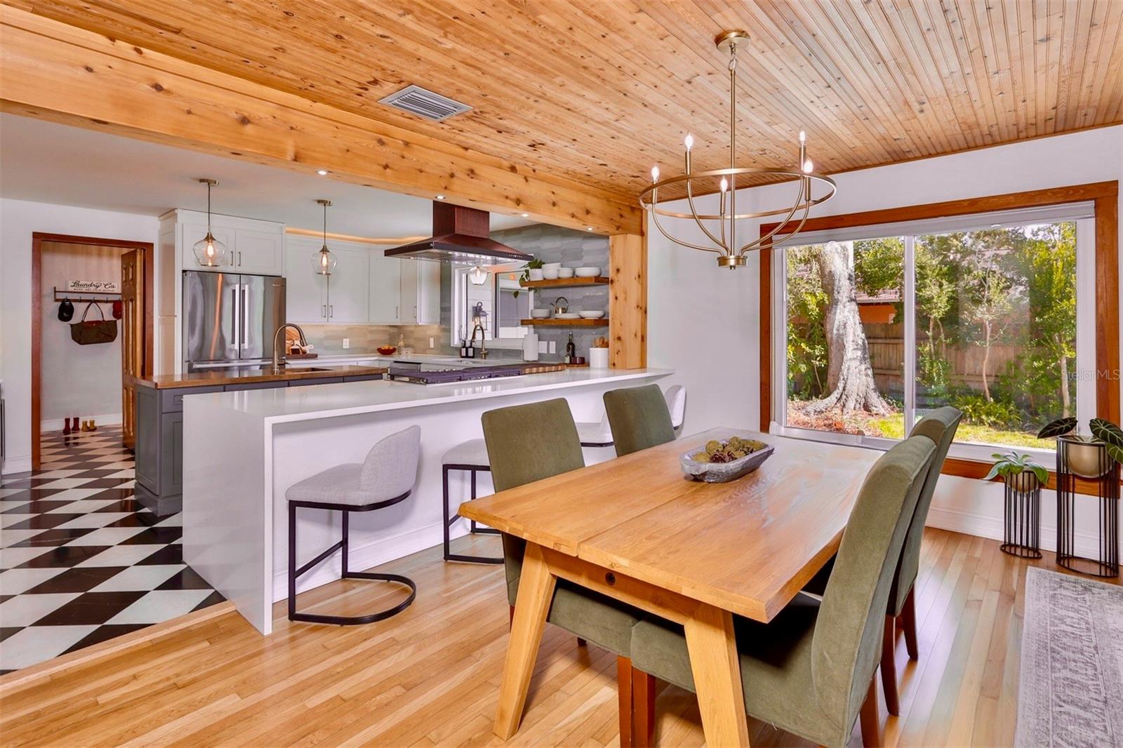 VERA MANOR - Residential