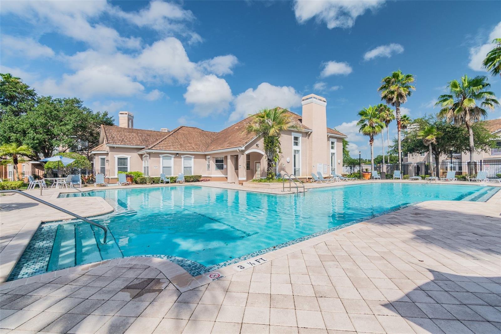 THE VILLAS CONDO - Residential