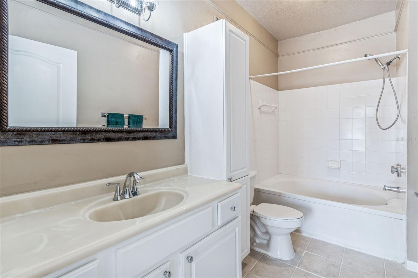 THE VILLAS CONDO - Residential