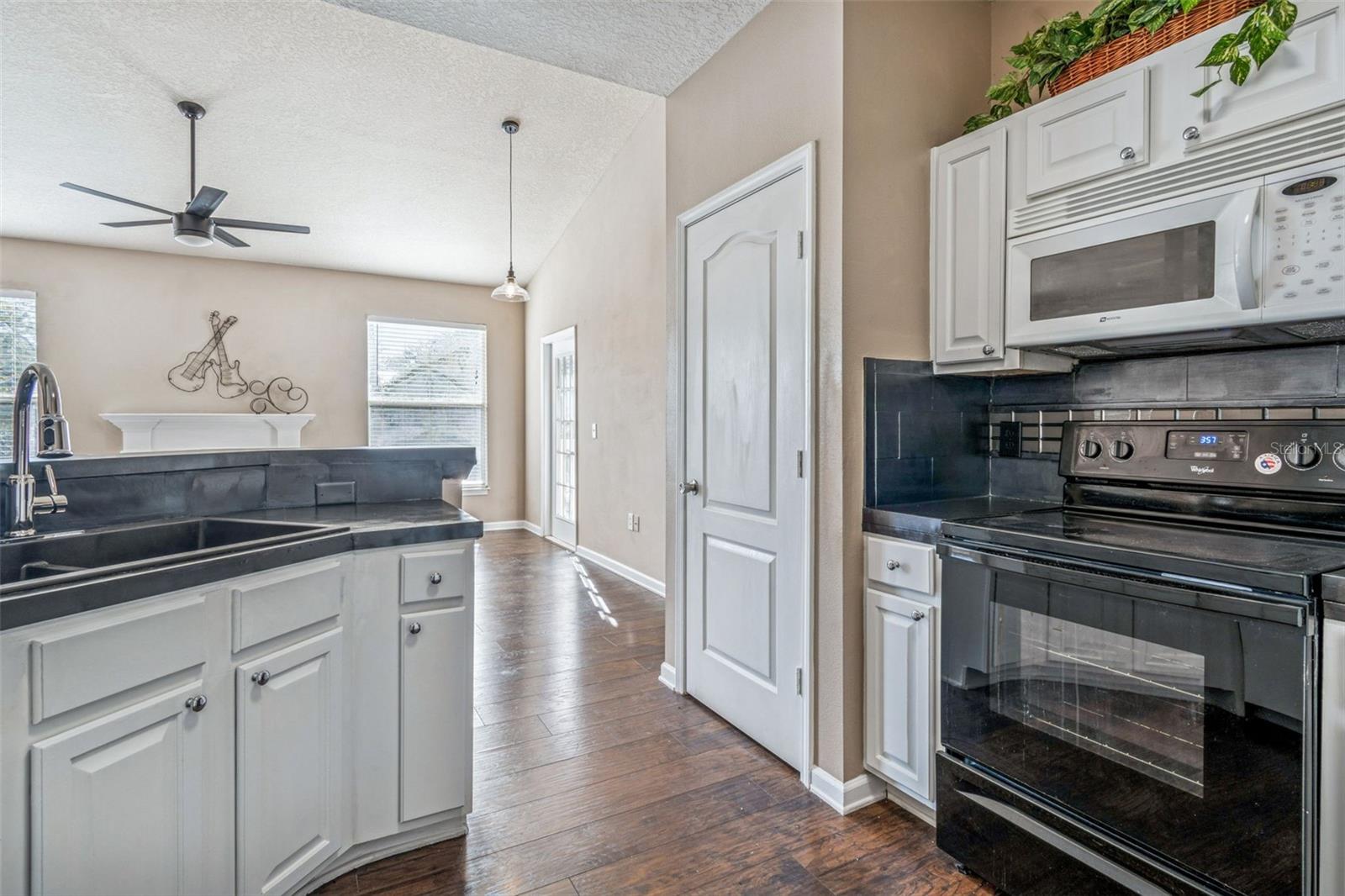 THE VILLAS CONDO - Residential