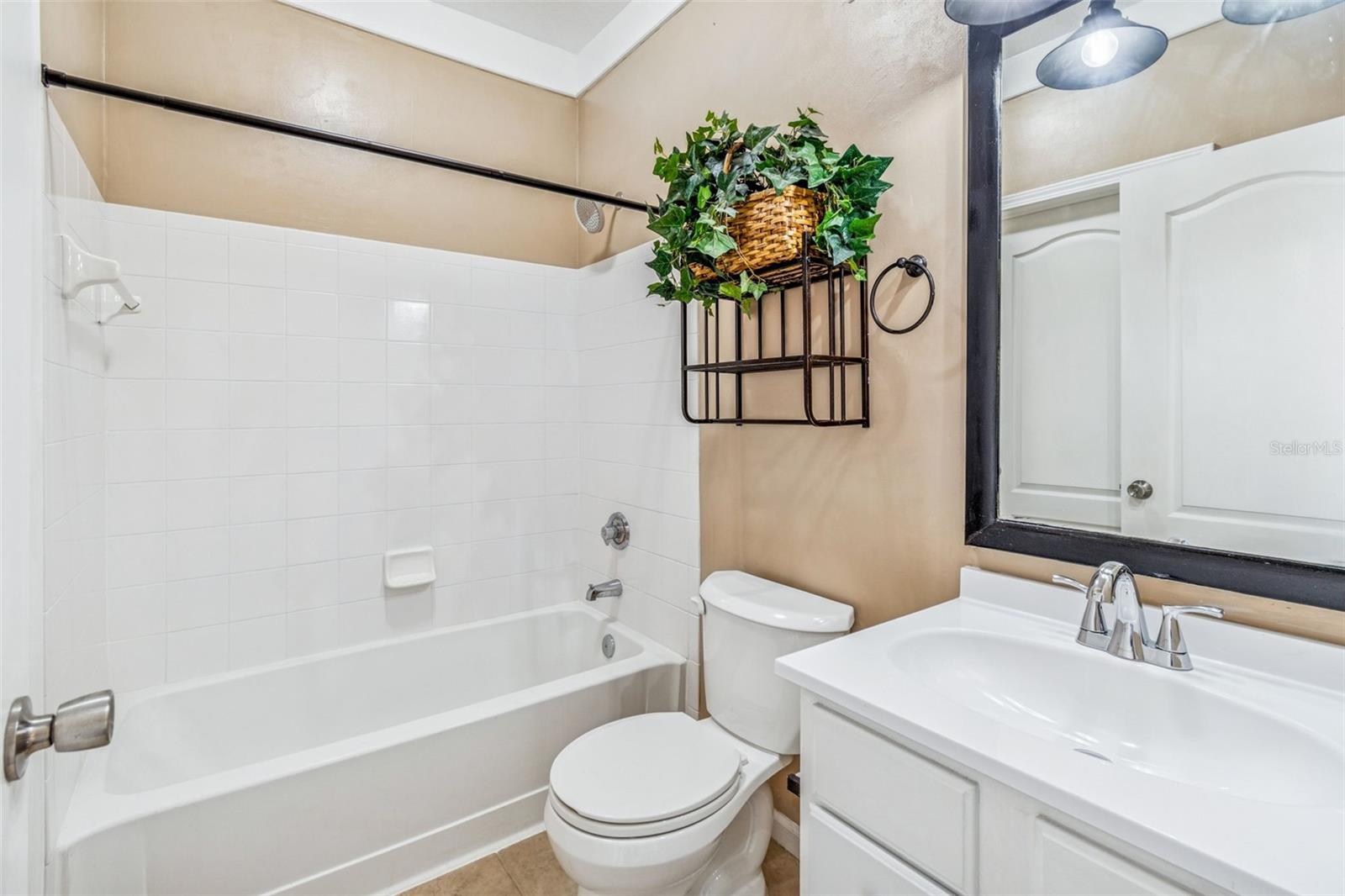 THE VILLAS CONDO - Residential