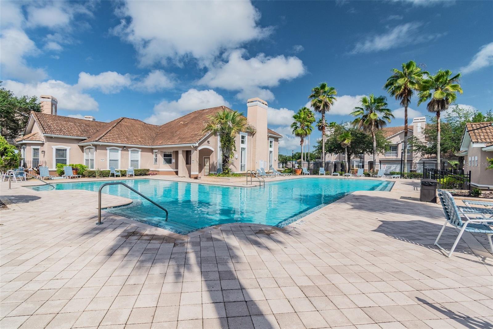 THE VILLAS CONDO - Residential