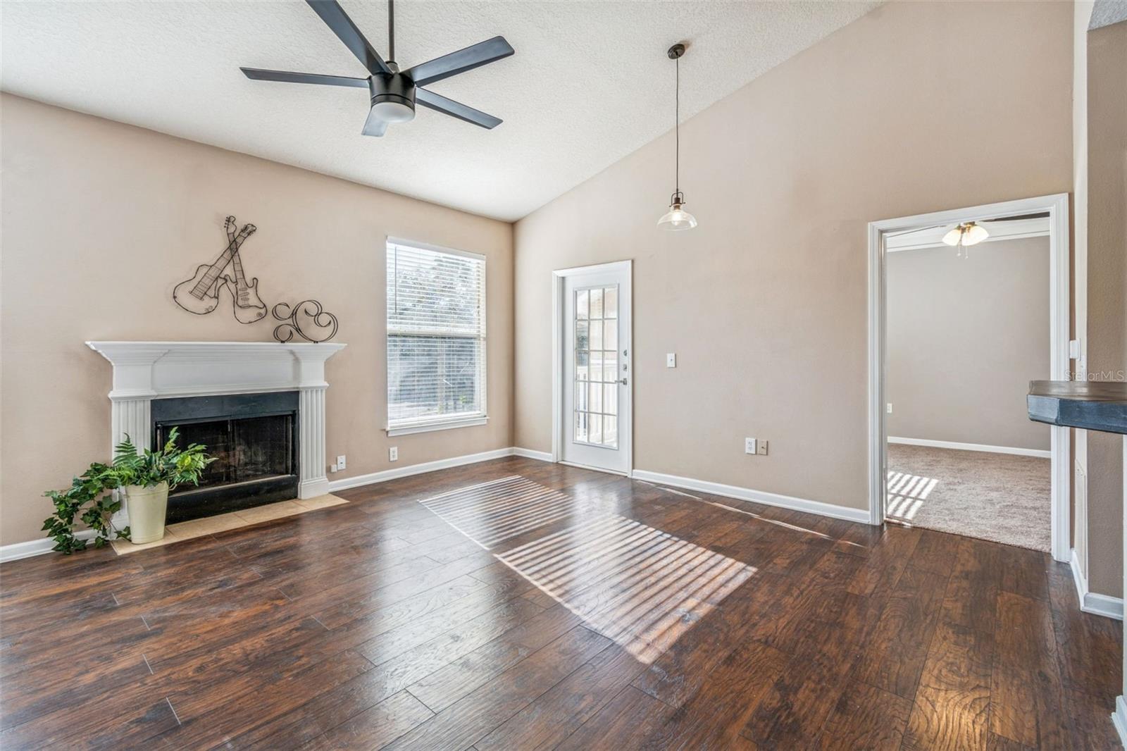 THE VILLAS CONDO - Residential