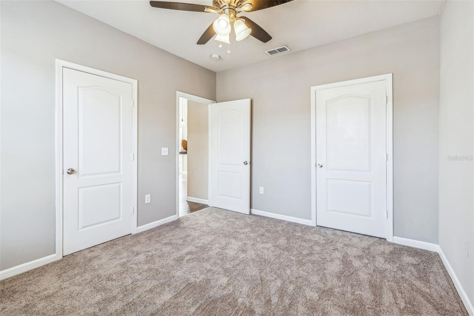 THE VILLAS CONDO - Residential