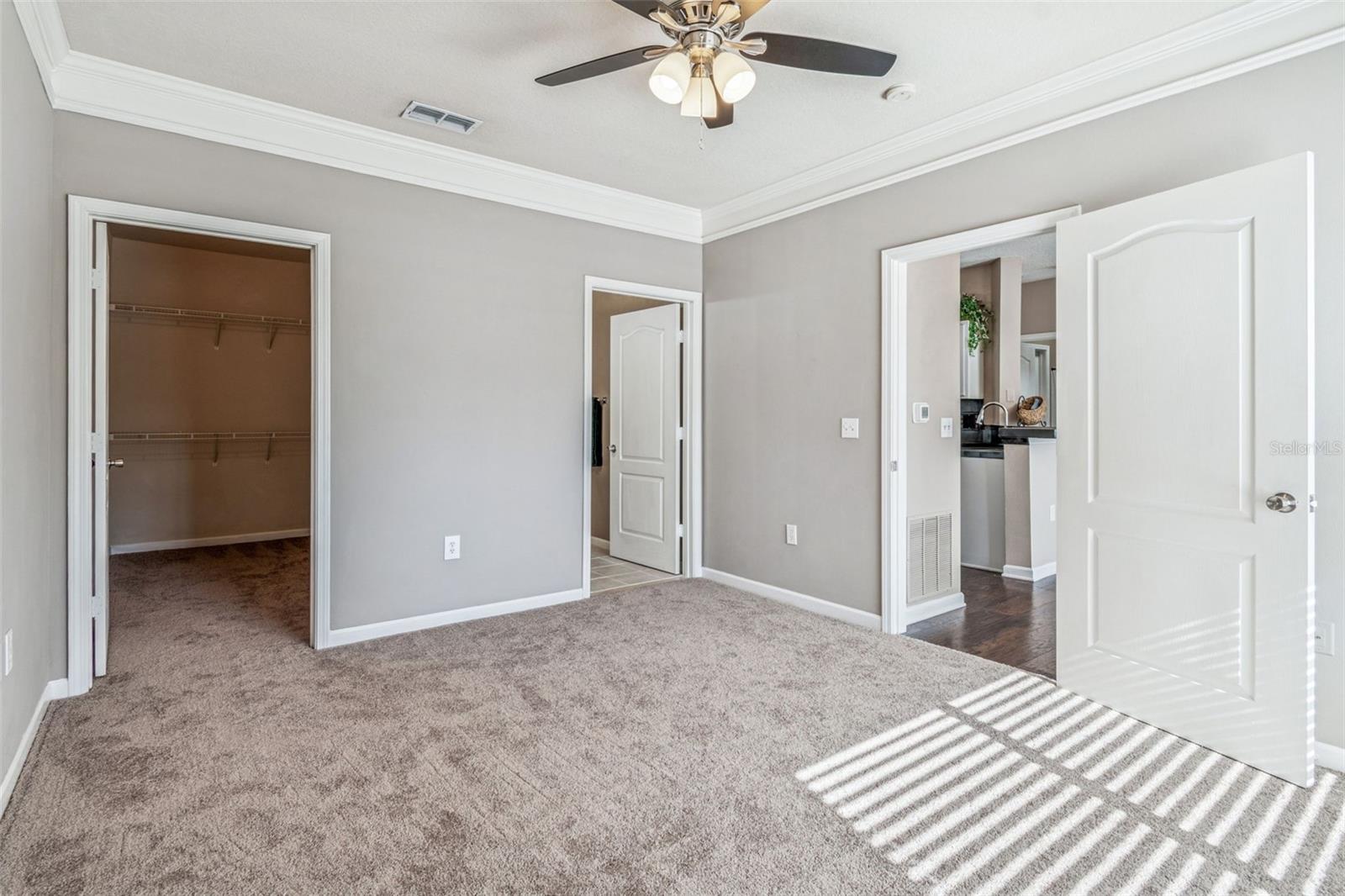 THE VILLAS CONDO - Residential