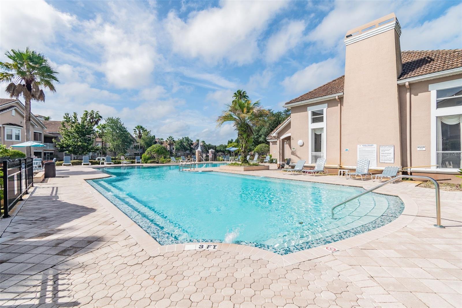 THE VILLAS CONDO - Residential